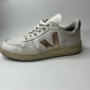 Veja V-12 Women’s White size 8 EU 9
